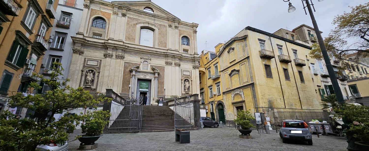 Napoli centro storico 5 vani +5 bagni 170 mq ideale b&b