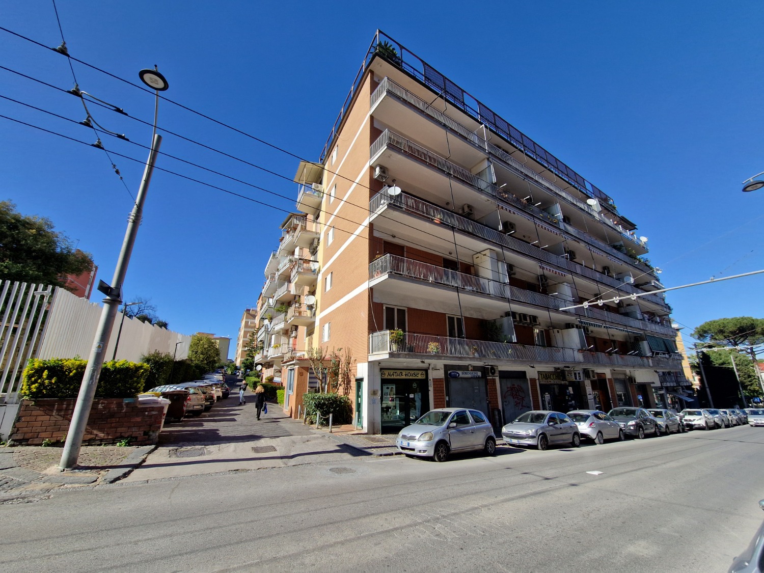 Colli Aminei 3 vani 100 mq in parco con posto auto