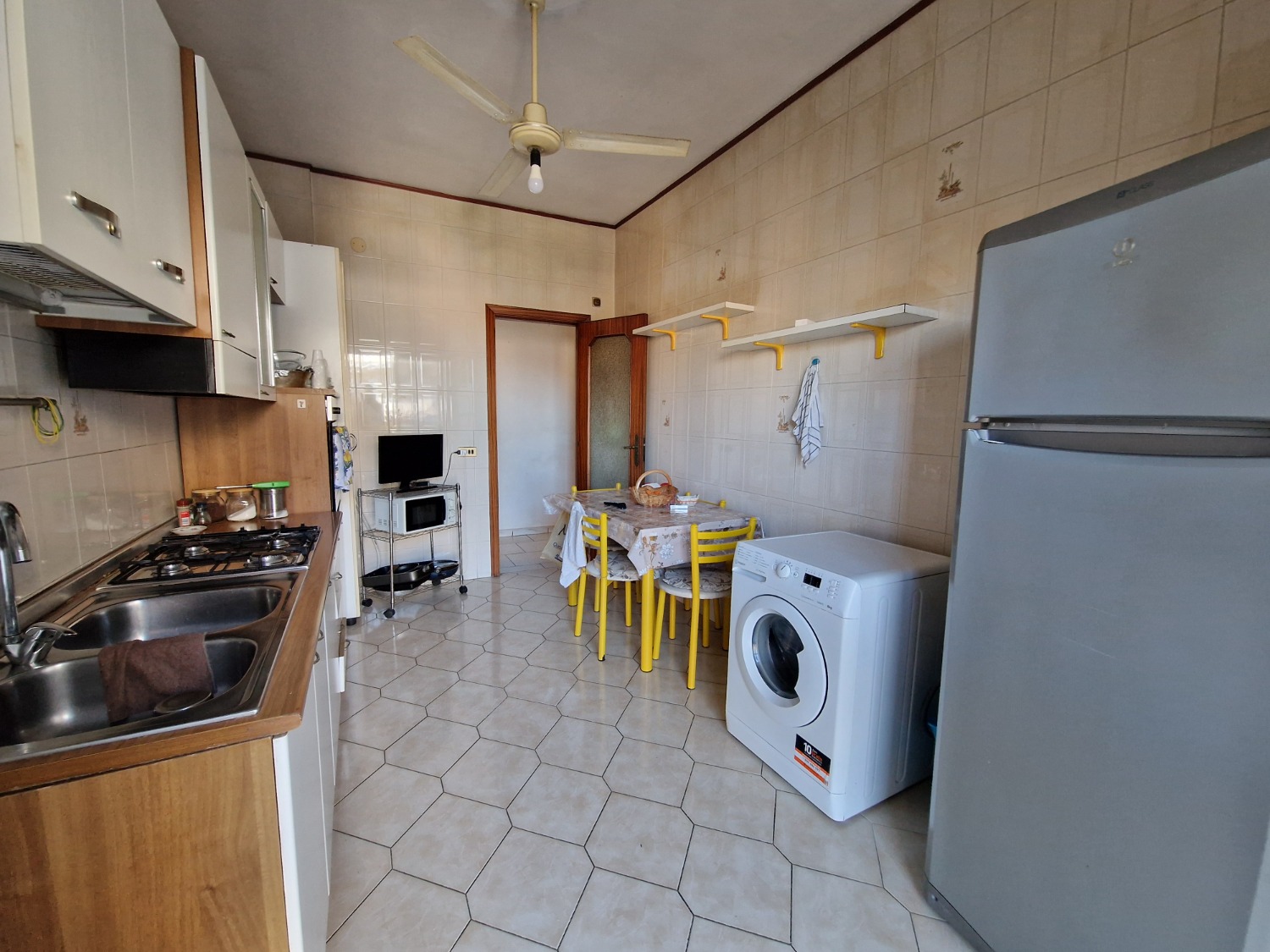 Colli Aminei 3 vani 100 mq in parco con posto auto