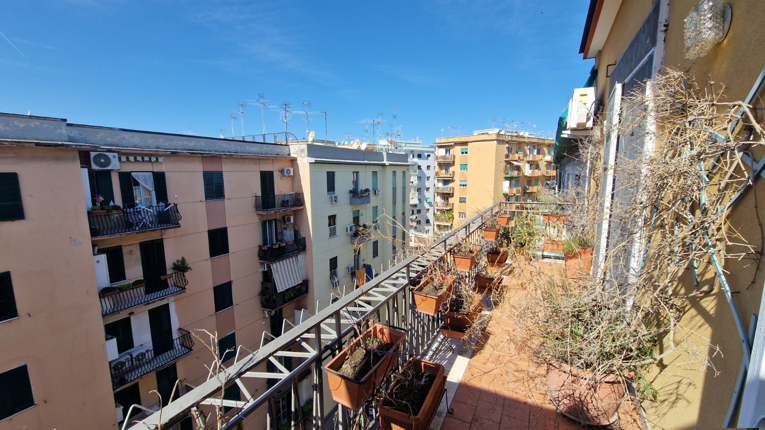 Vomero via Cilea ad. 5 vani piano alto luminoso