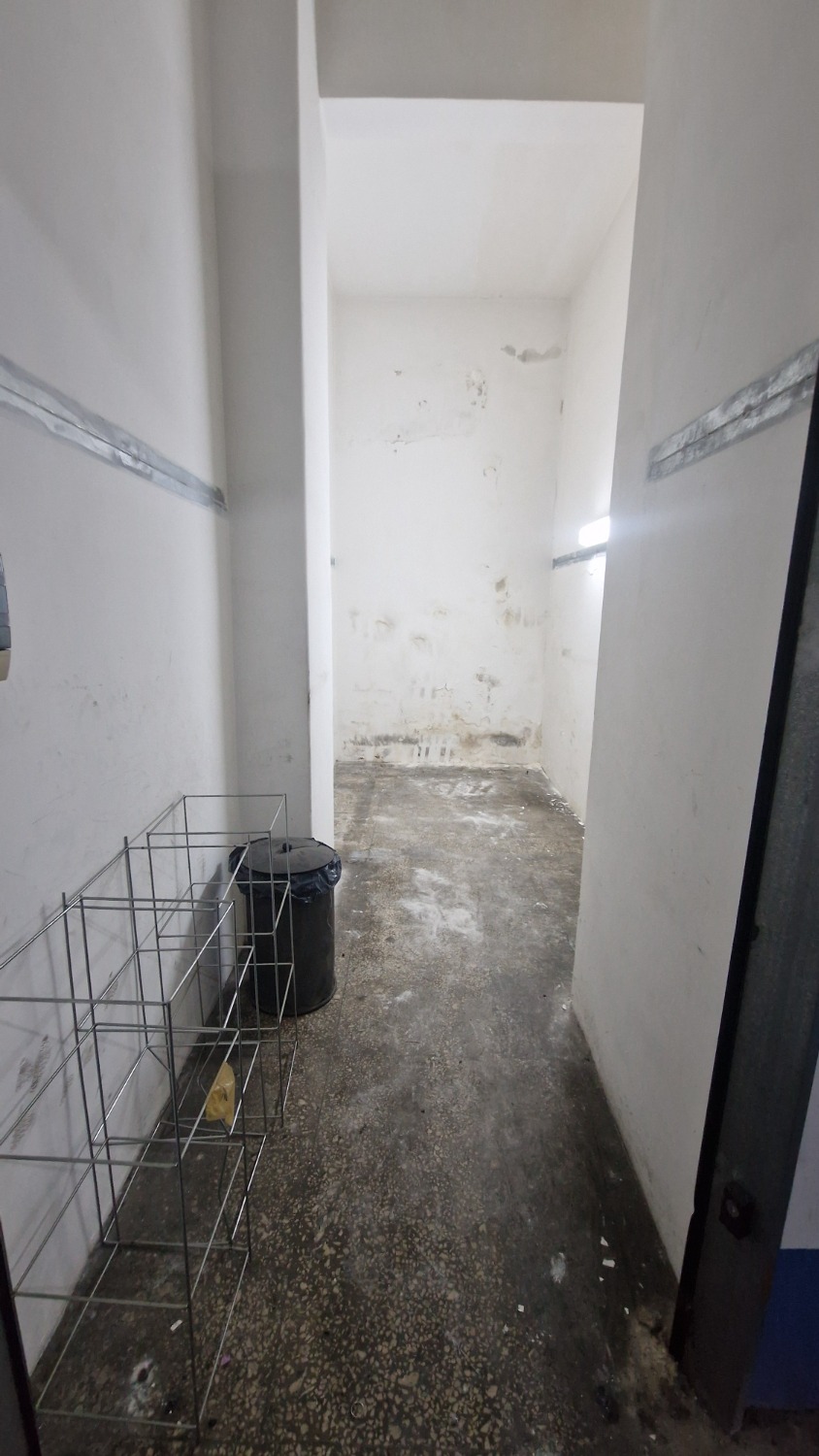 Vomero via Cilea ad. box moto 9 mq