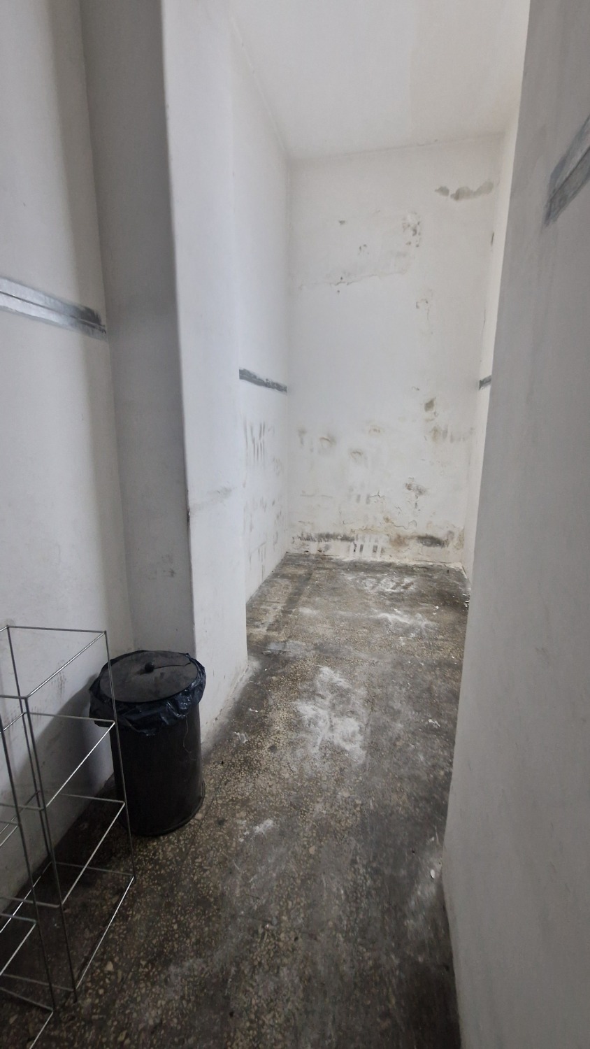 Vomero via Cilea ad. box moto 9 mq