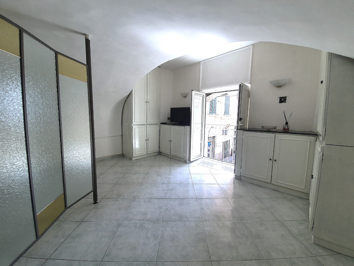 Vomero via Belvedere monolocale accessoriato vista mare