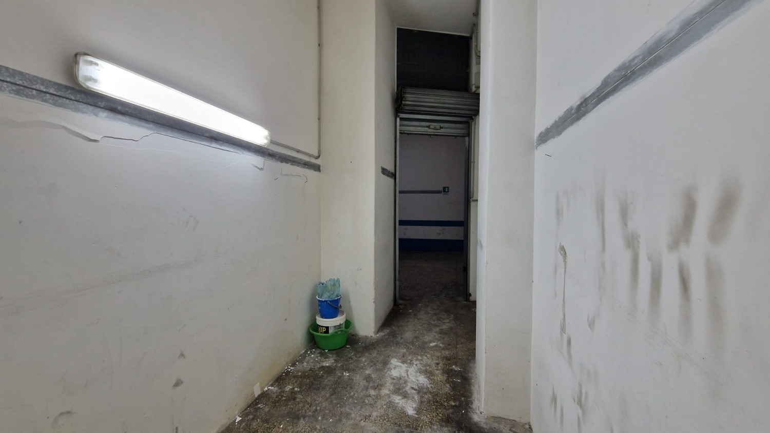 Vomero via Cilea ad. box moto 10 mq