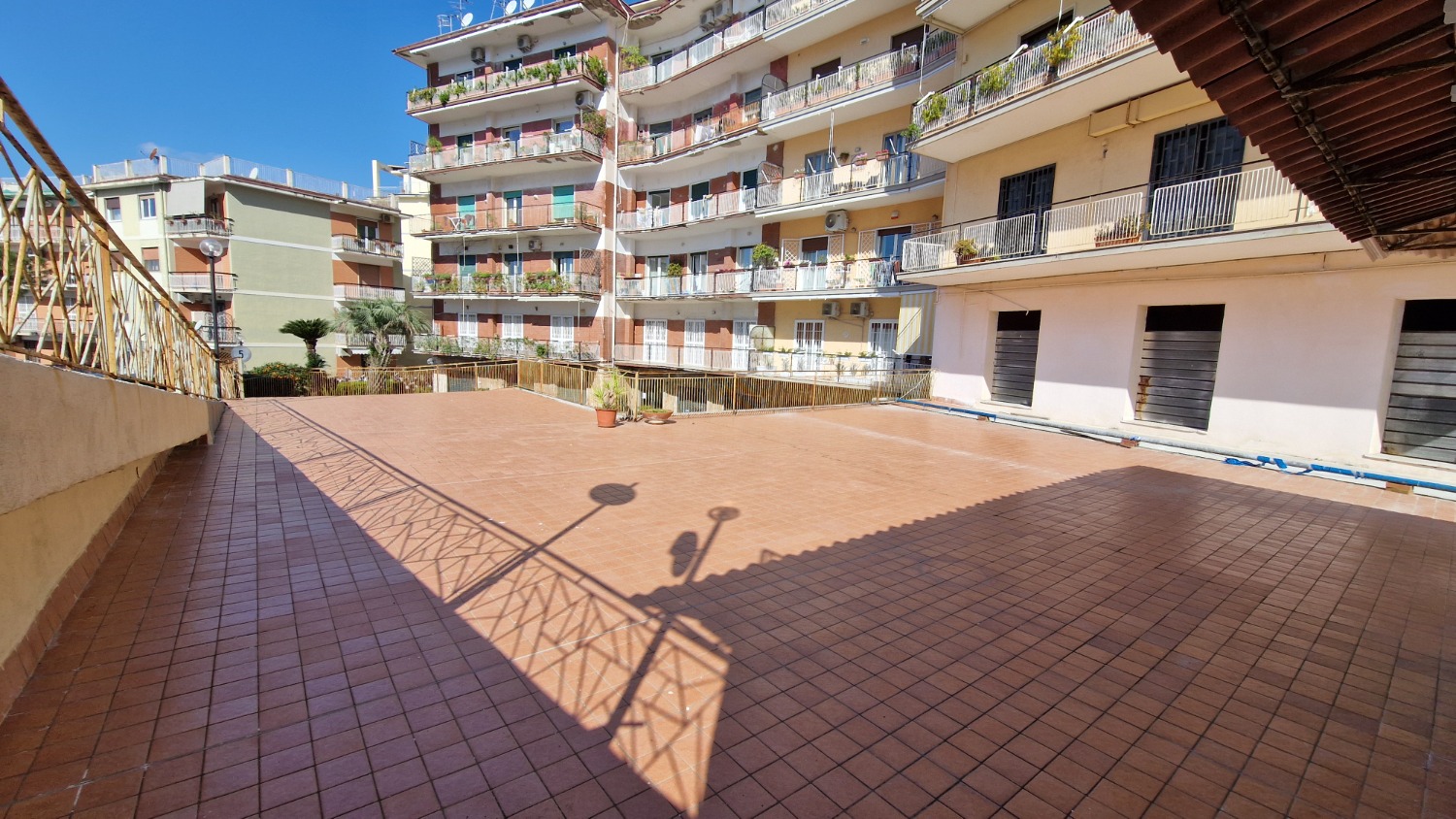 Vomero Posillipo Caravaggio parte alta, in parco 