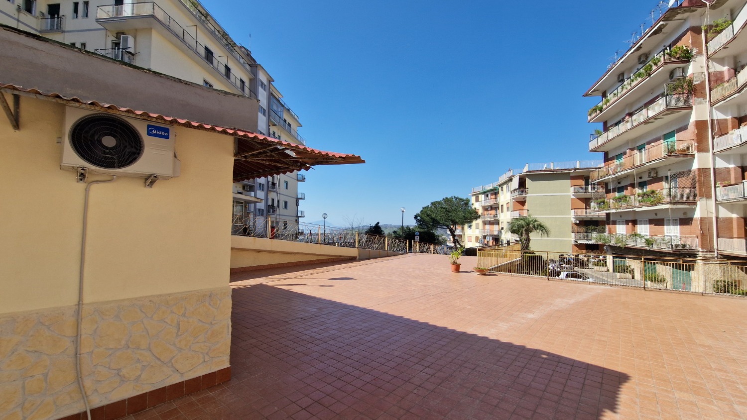 Vomero Posillipo Caravaggio parte alta, in parco 