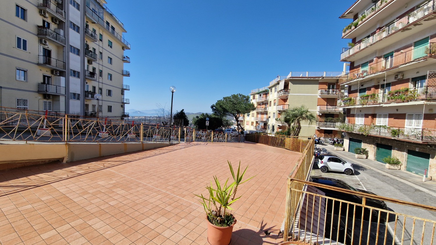 Vomero Posillipo Caravaggio parte alta, in parco 