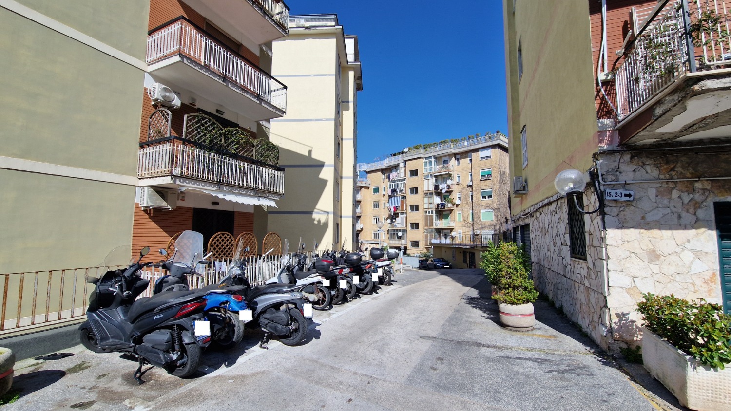 Vomero Posillipo Caravaggio parte alta, in parco 