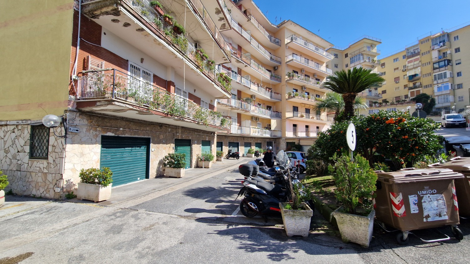 Vomero Posillipo Caravaggio parte alta, in parco 