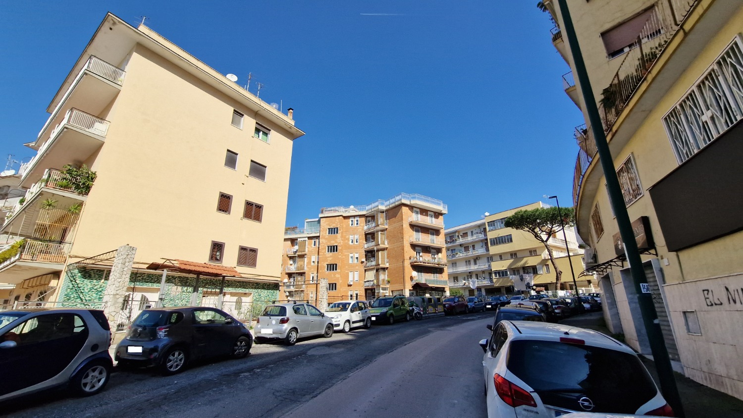 Vomero Posillipo Caravaggio parte alta, in parco 