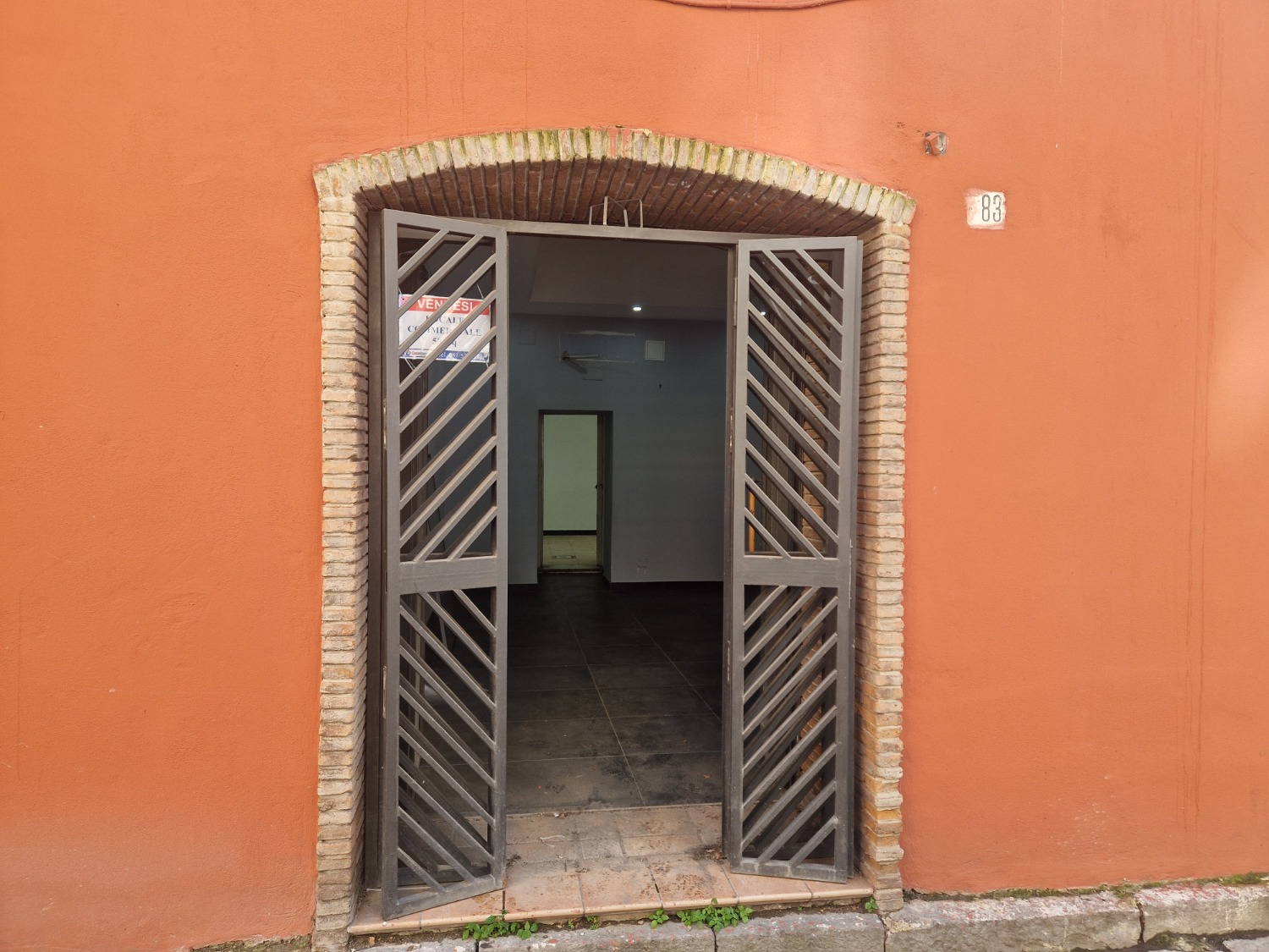 Vomero via Belvedere locale commerciale 50 mq