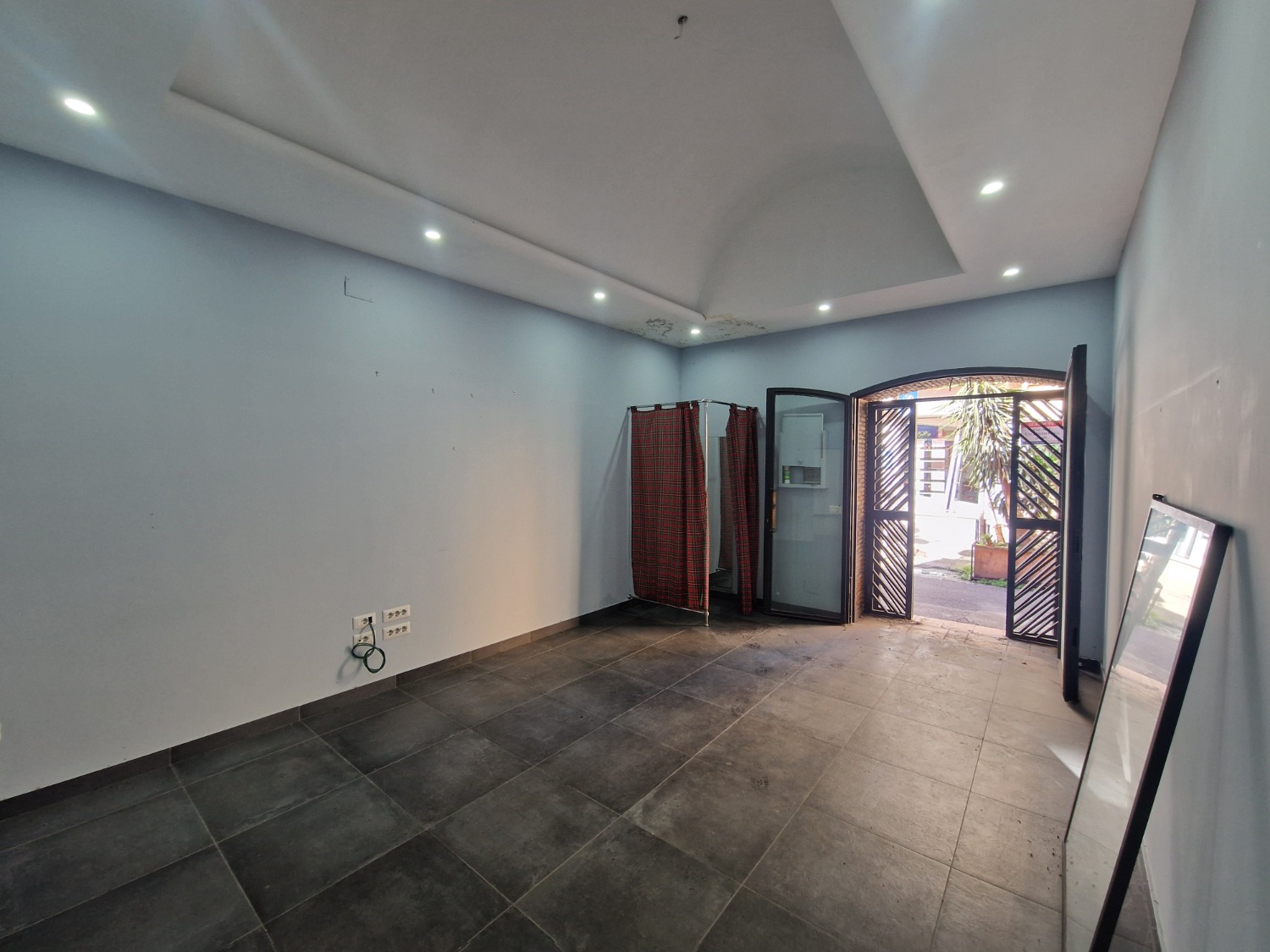 Vomero via Belvedere locale commerciale 50 mq