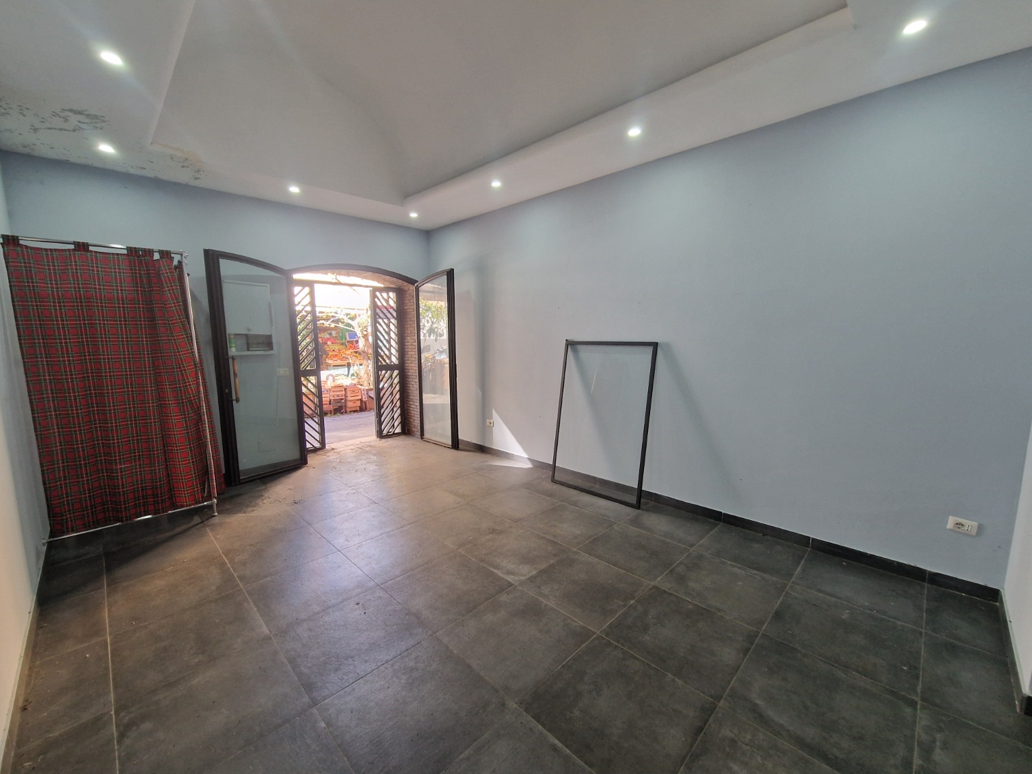 Vomero via Belvedere locale commerciale 50 mq