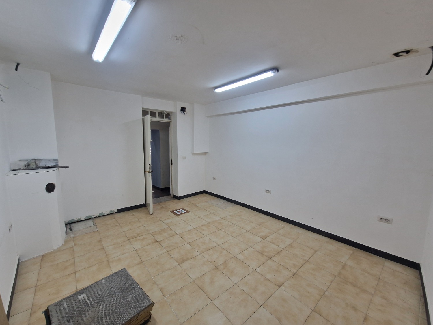 Vomero via Belvedere locale commerciale 50 mq