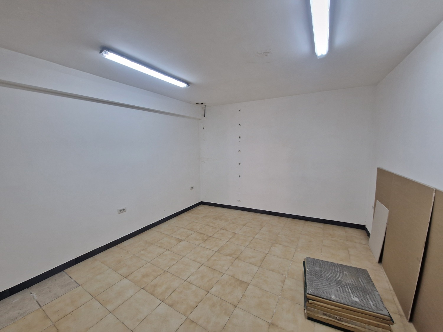 Vomero via Belvedere locale commerciale 50 mq