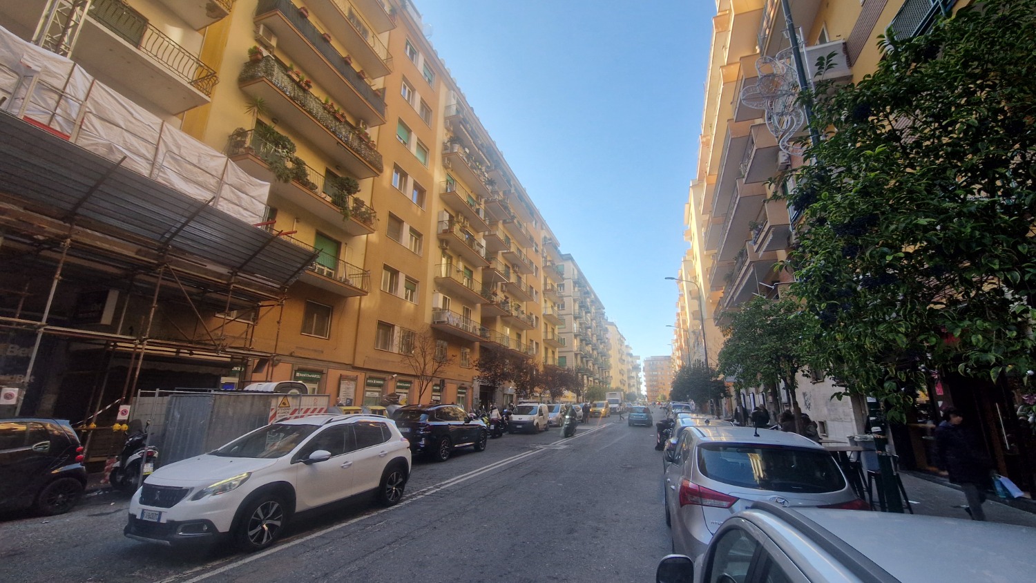 Vomero via Cilea ad. box moto 10 mq