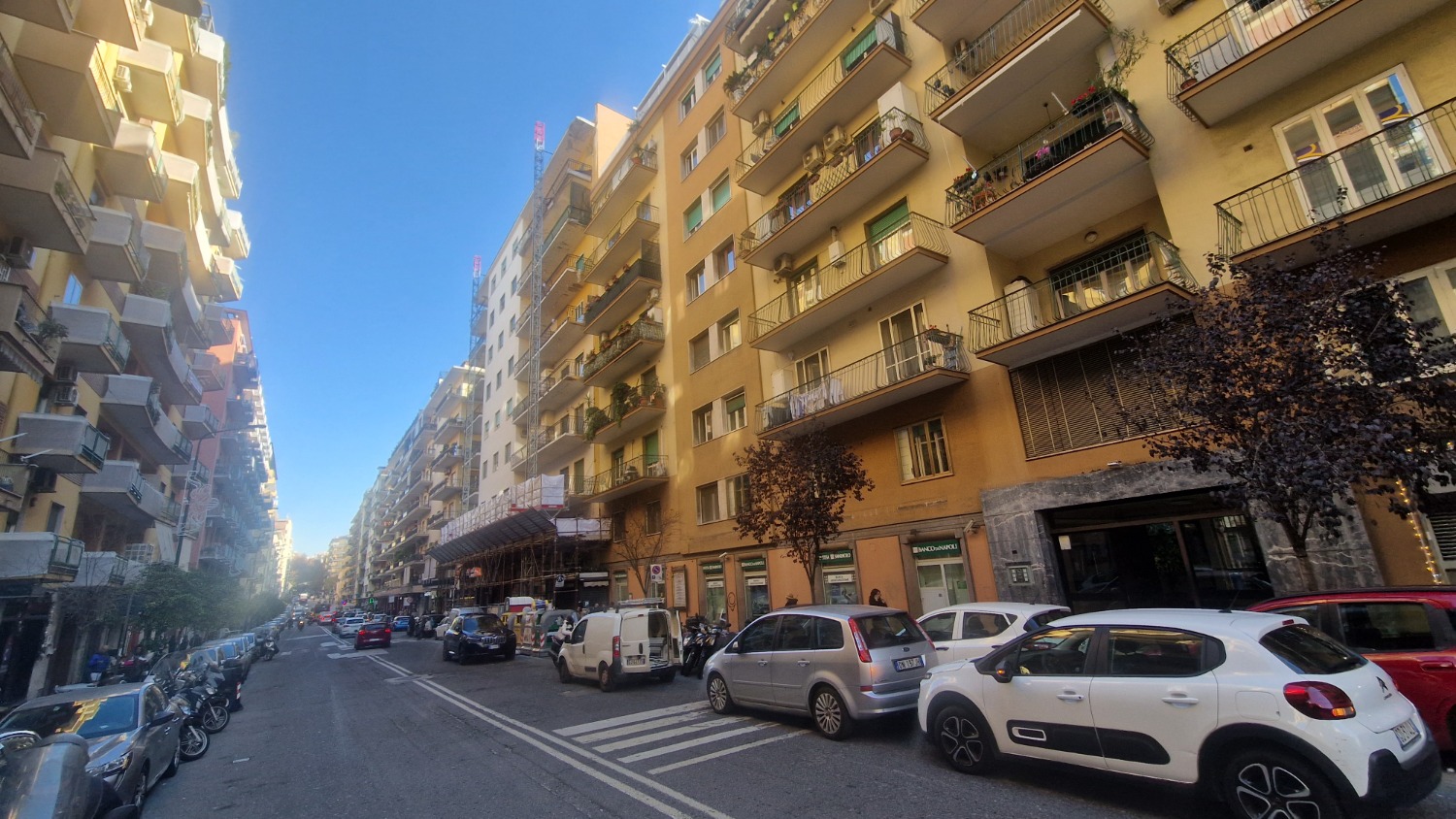 Vomero via Cilea ad. box moto 10 mq