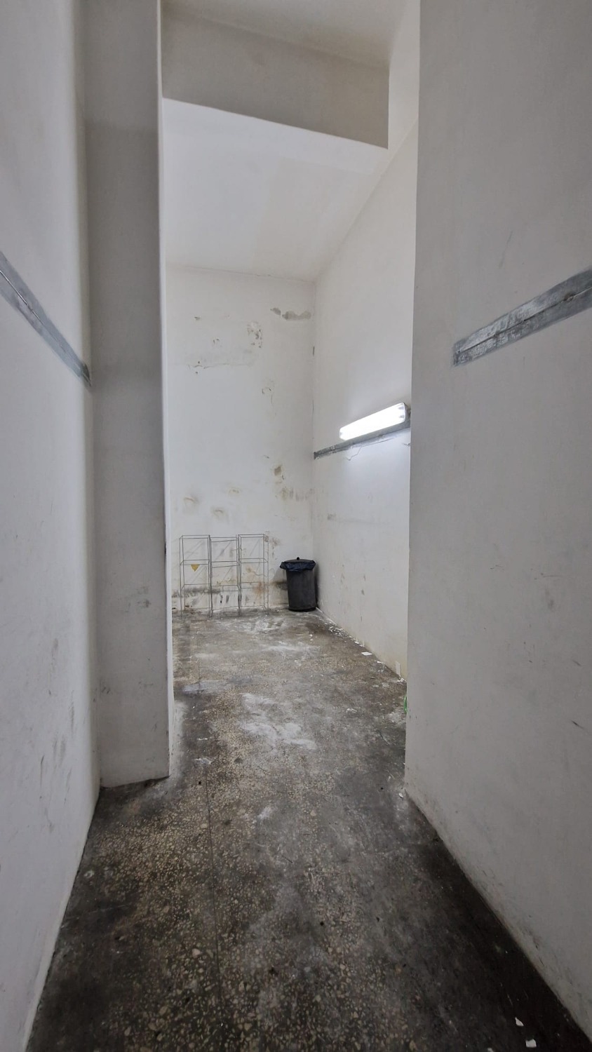 Vomero via Cilea ad. box moto 10 mq