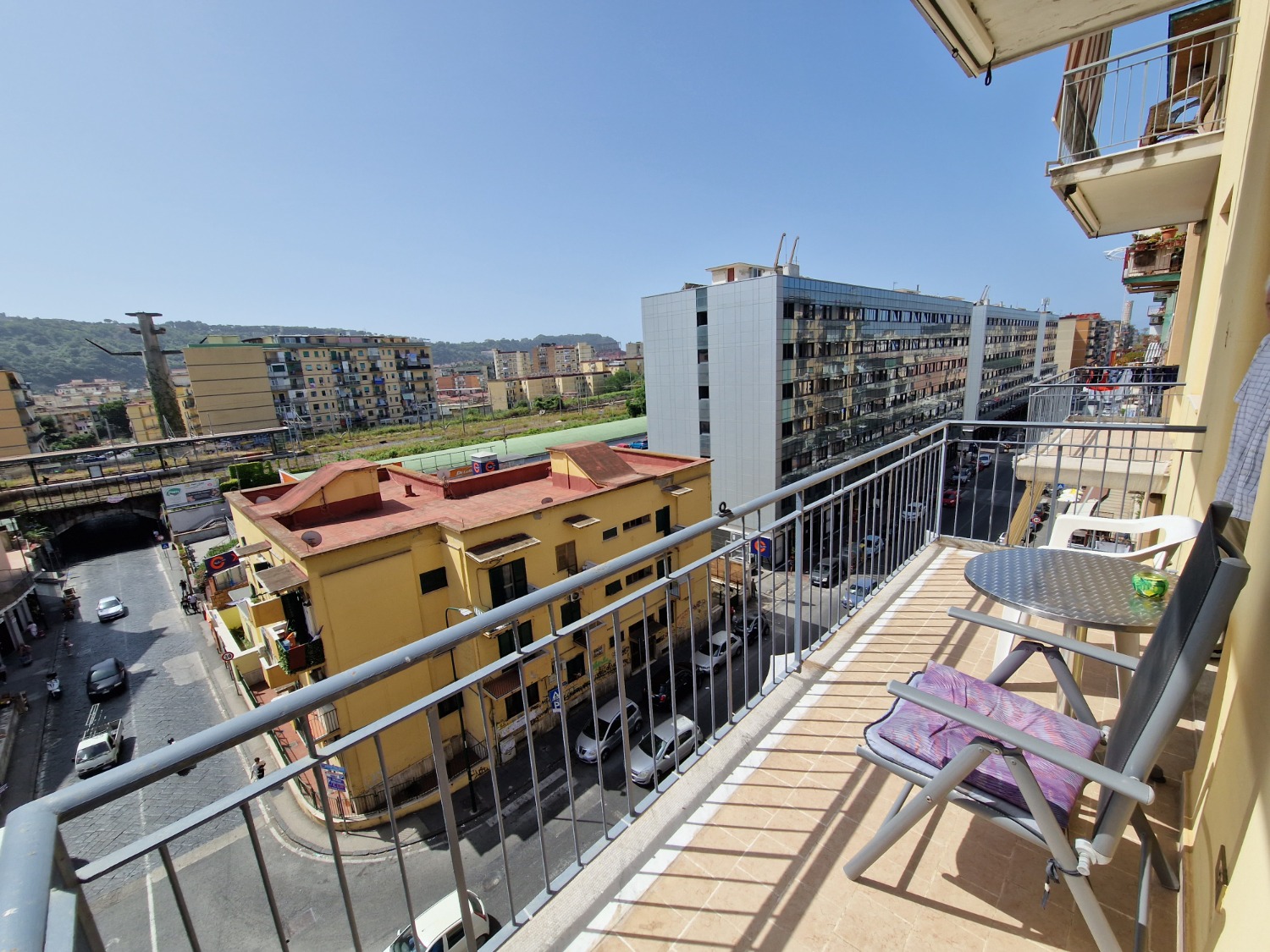 Fuorigrotta via Dioceleziano 3 vani piano alto