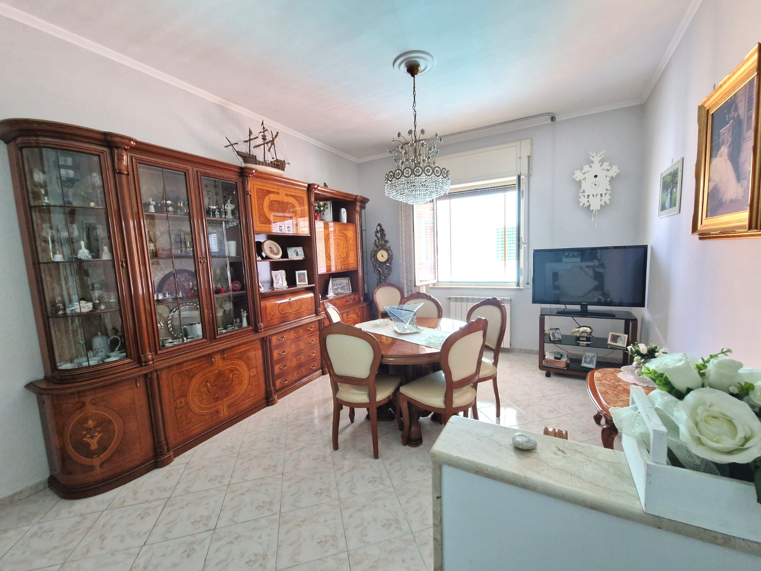 Fuorigrotta via Dioceleziano 3 vani piano alto