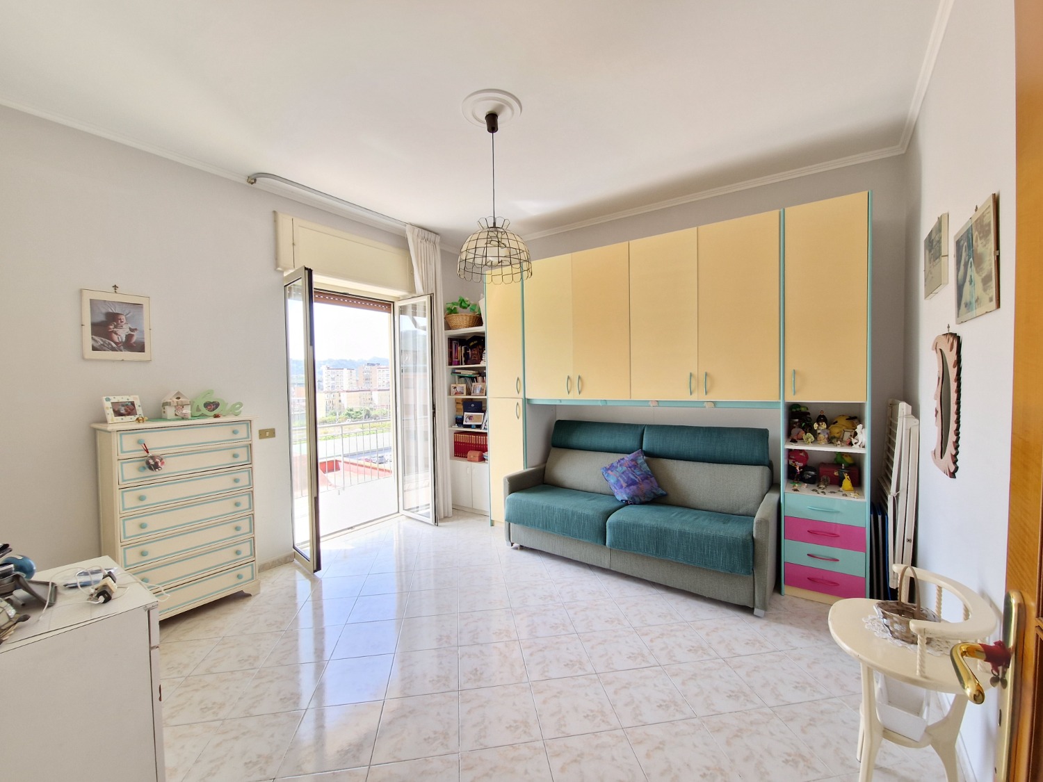 Fuorigrotta via Dioceleziano 3 vani piano alto