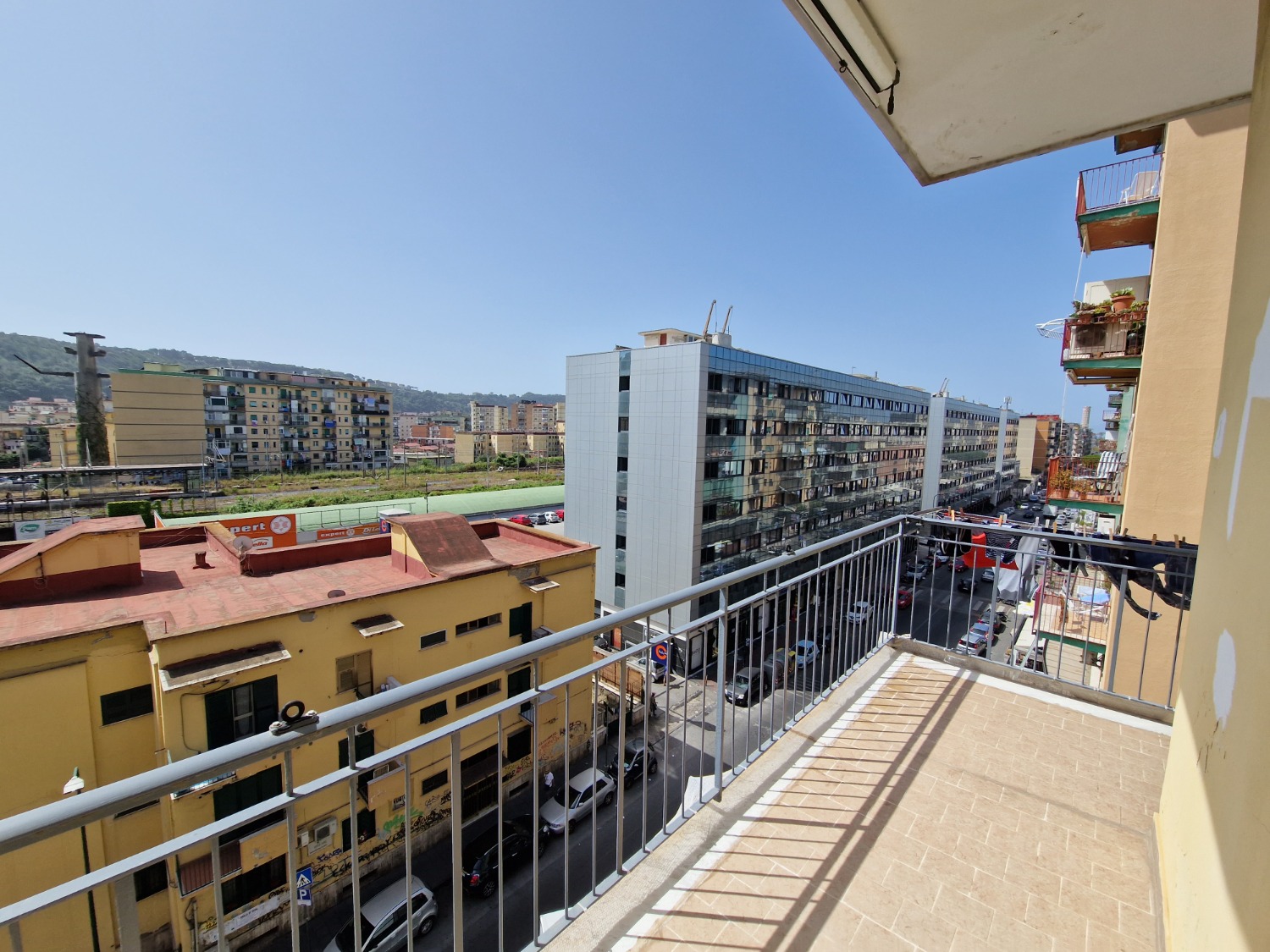 Fuorigrotta via Dioceleziano 3 vani piano alto