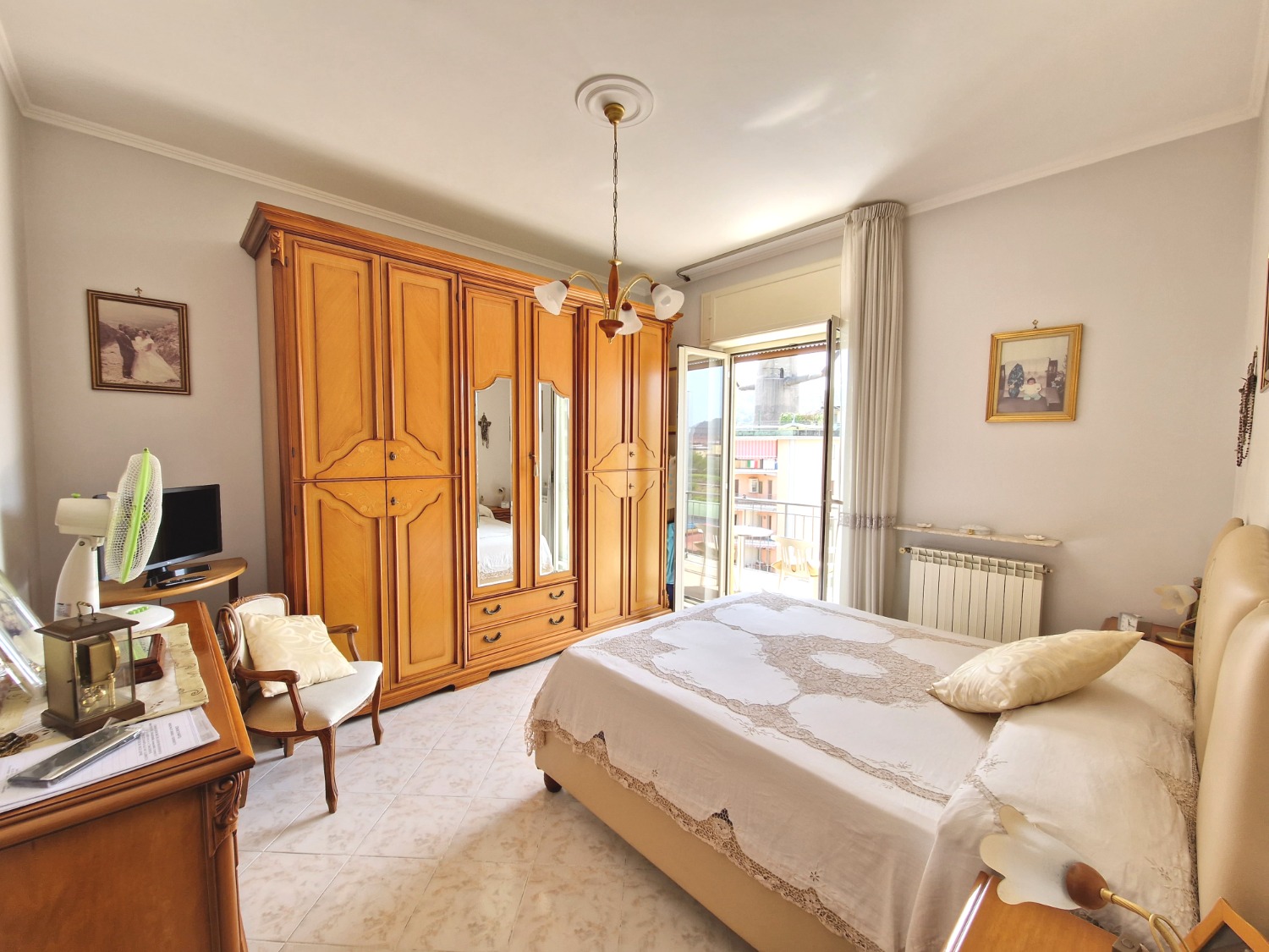 Fuorigrotta via Dioceleziano 3 vani piano alto