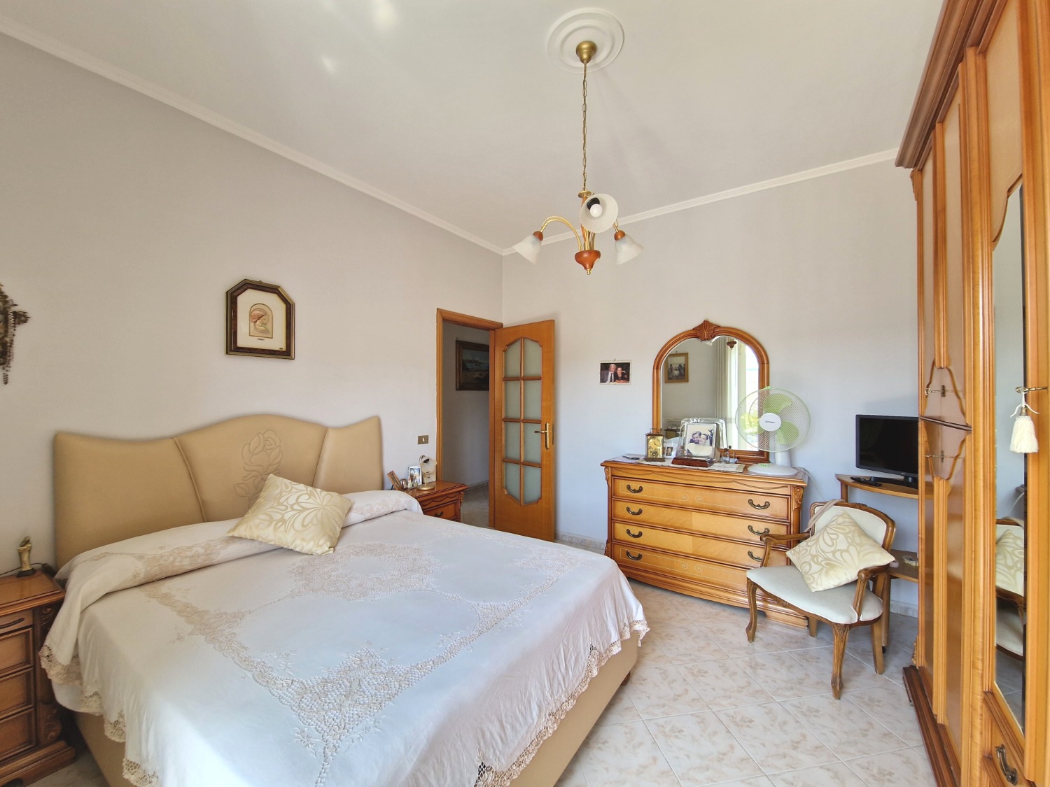 Fuorigrotta via Dioceleziano 3 vani piano alto