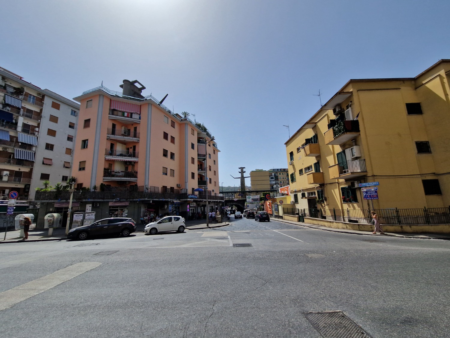 Fuorigrotta via Dioceleziano 3 vani piano alto