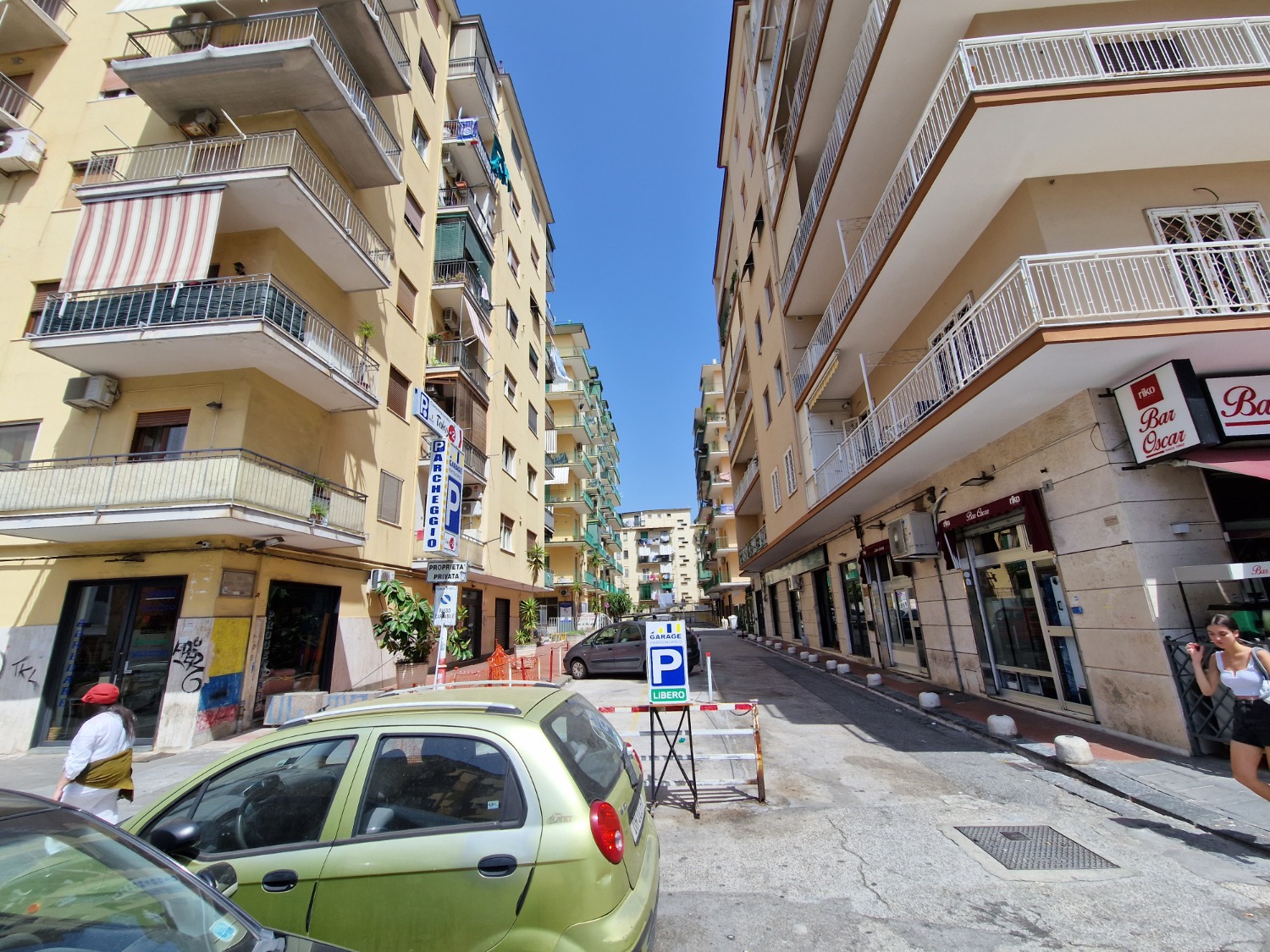 Fuorigrotta via Dioceleziano 3 vani piano alto