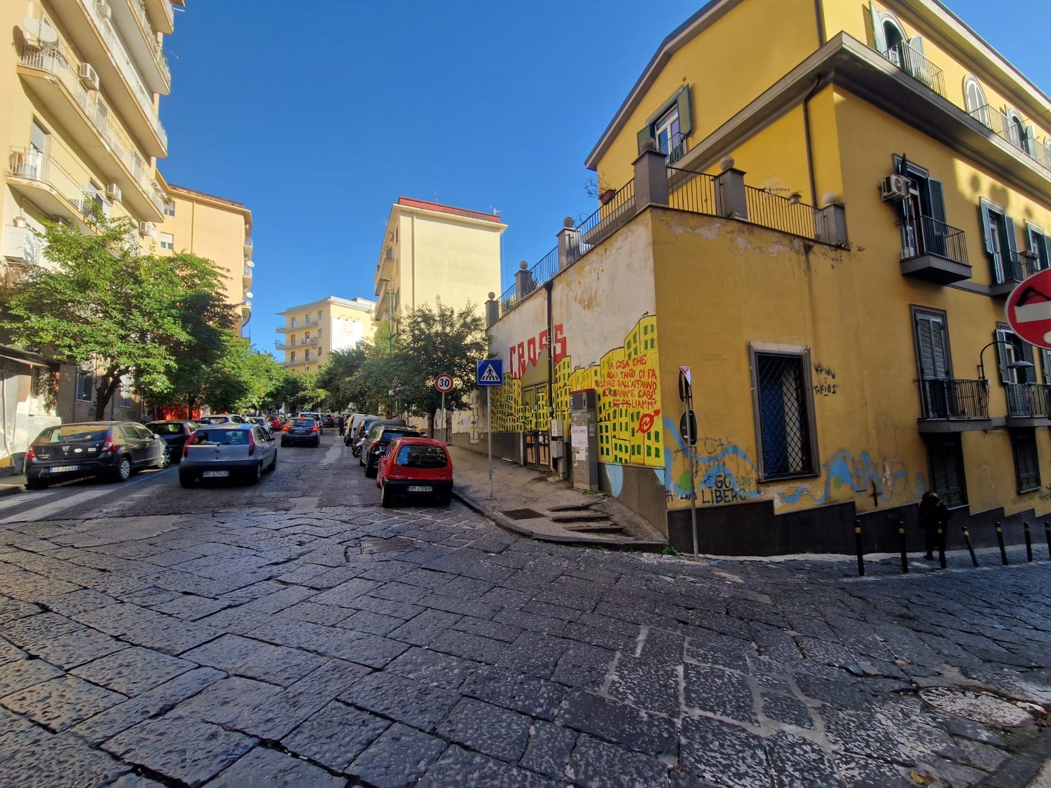 via orsi ad. Locale commerciale