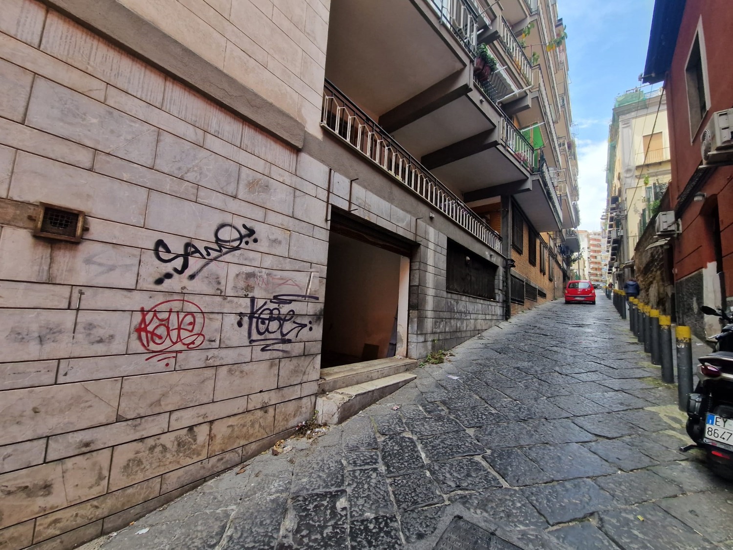 via orsi ad. Locale commerciale