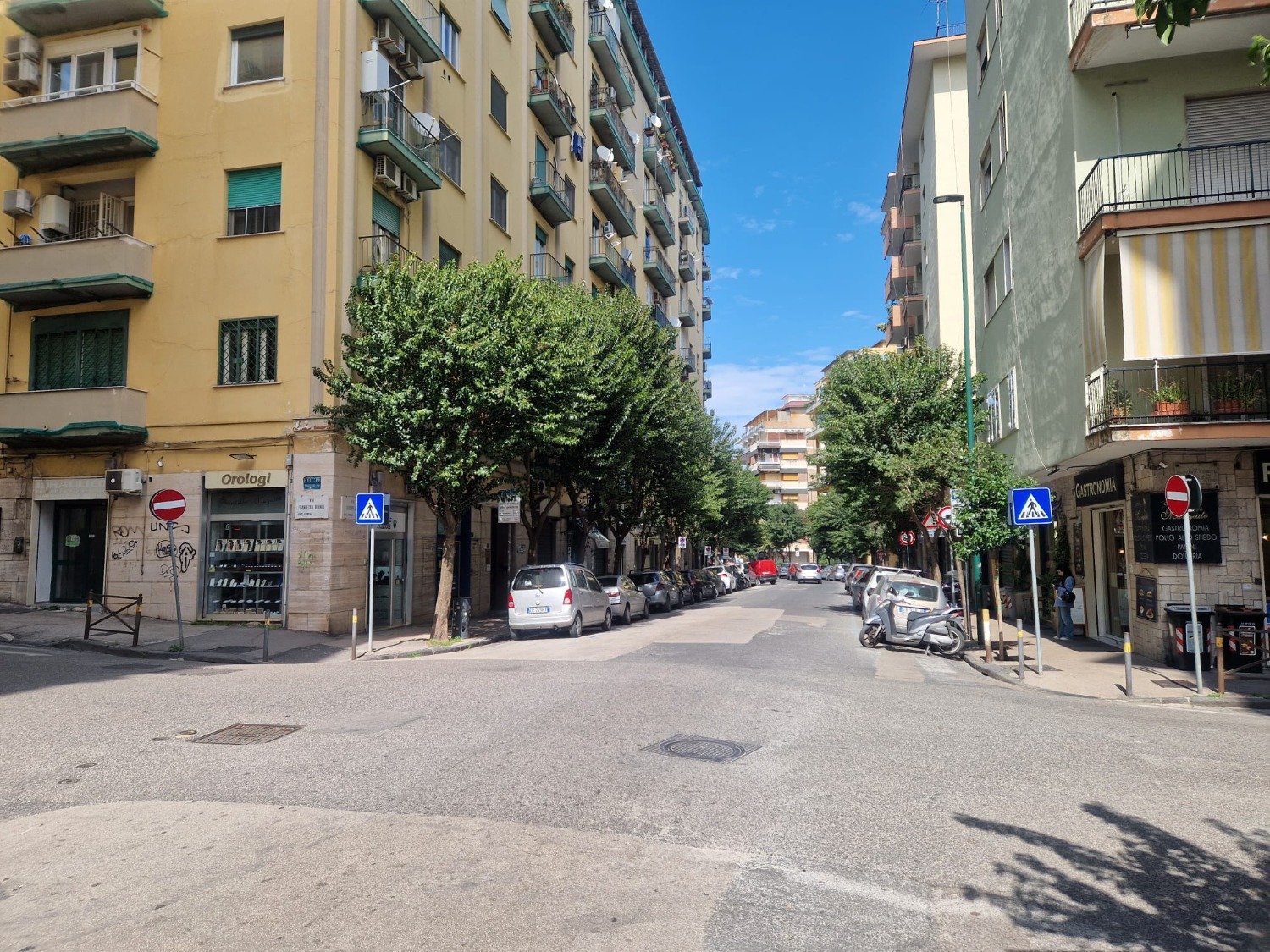 via orsi ad. Locale commerciale