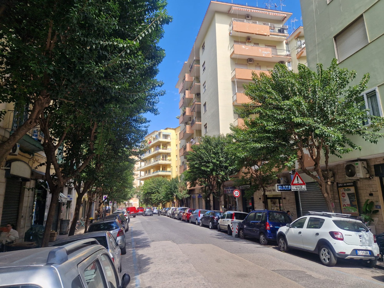 via Orsi ad. Box auto