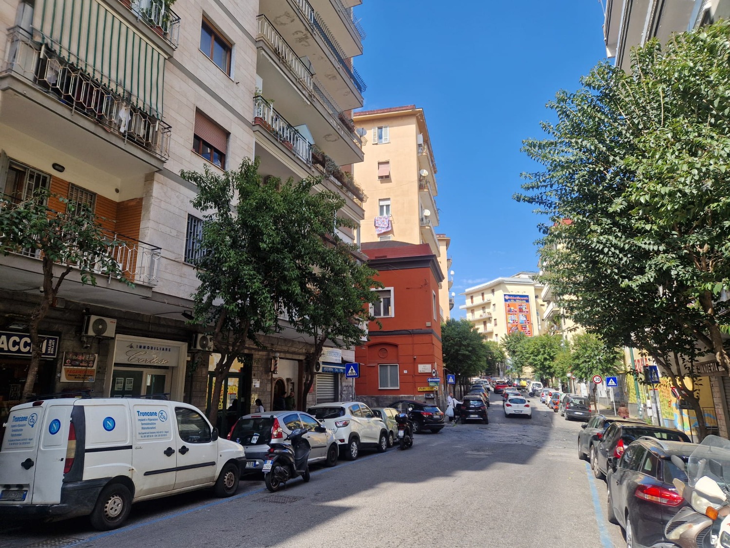 via Orsi ad. Box auto