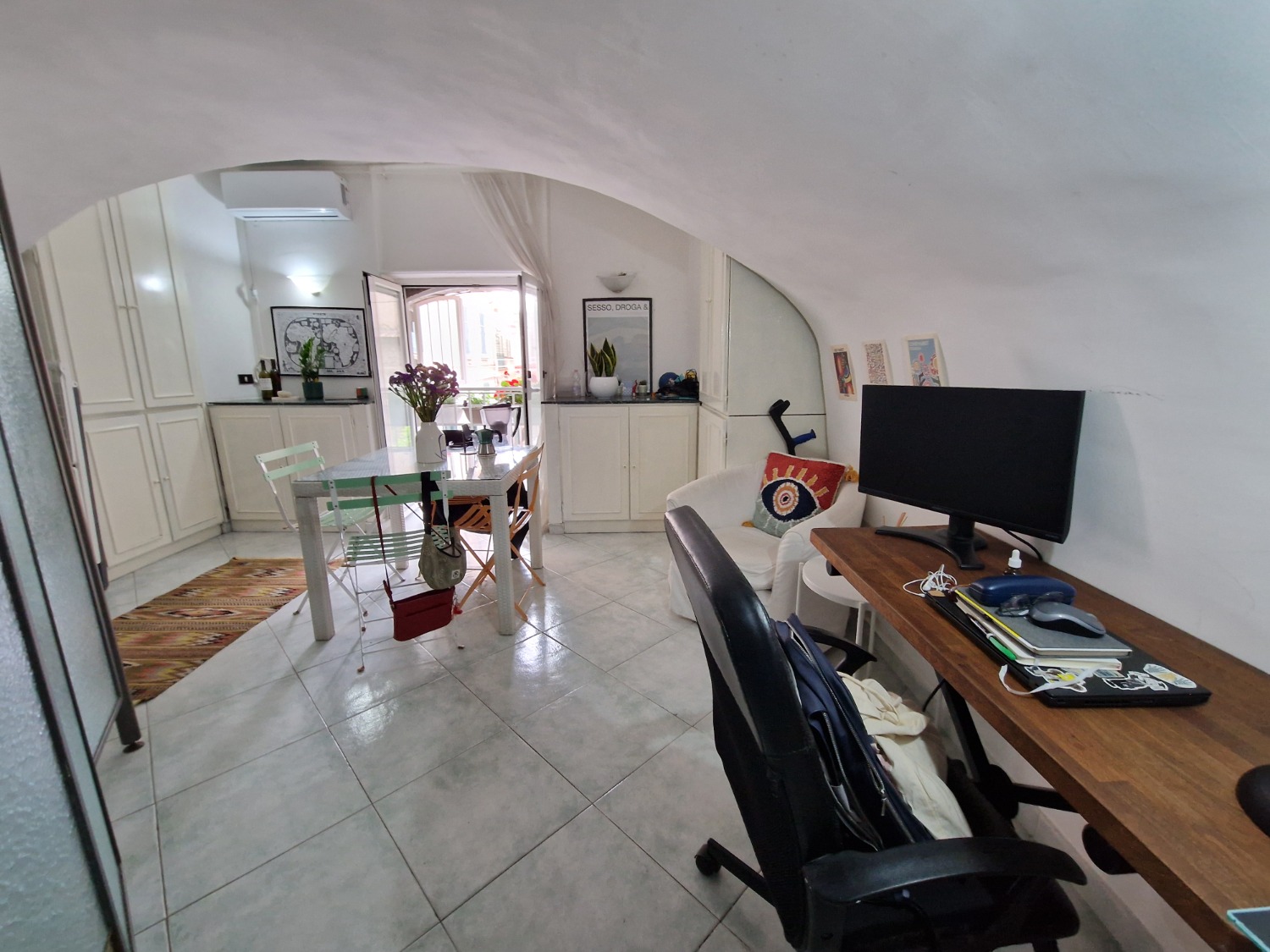 Vomero via Belvedere monolocale accessoriato vista mare