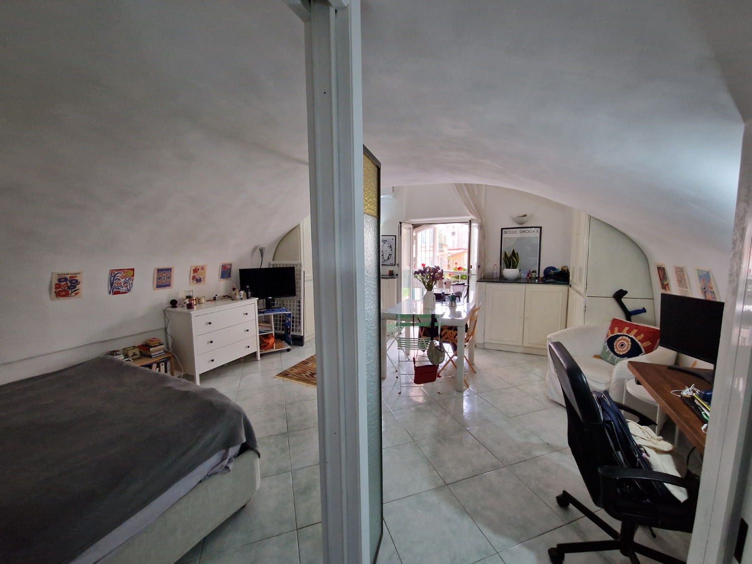 Vomero via Belvedere monolocale accessoriato vista mare