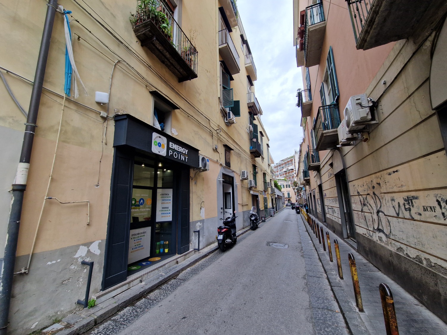 Vomero via Belvedere monolocale accessoriato vista mare