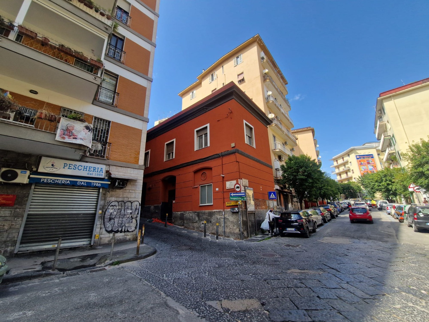 via Orsi ad. Box auto