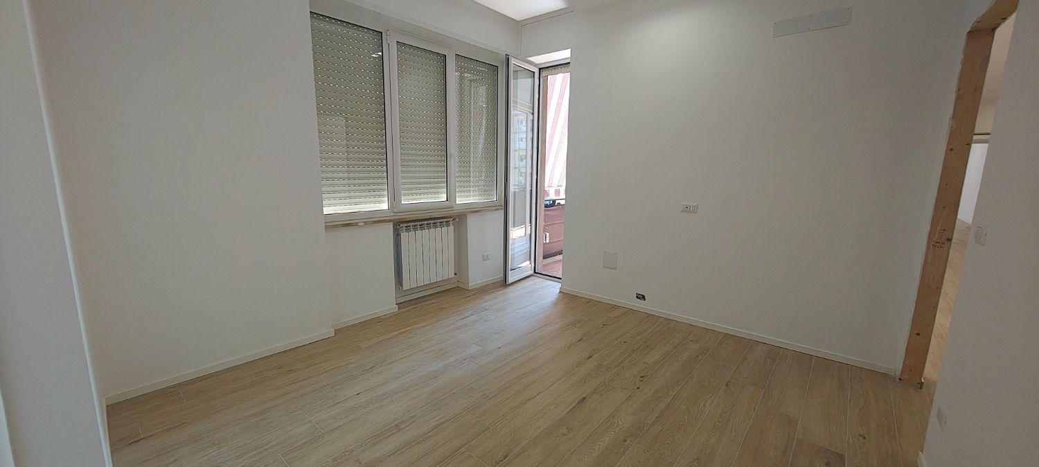 Arenella Piazza -  appartamento 5 locali � 600.000