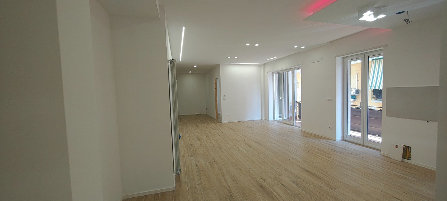 Arenella Piazza -  appartamento 5 locali � 600.000