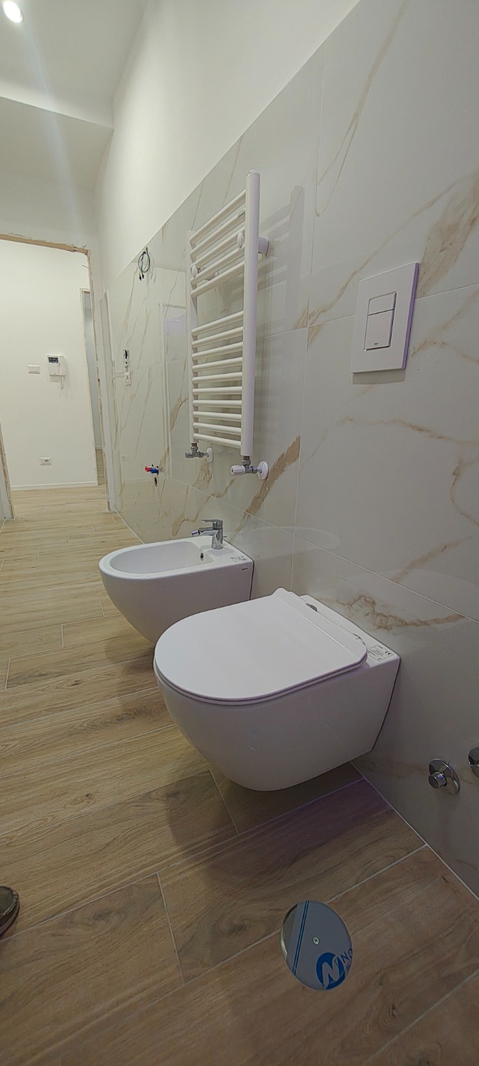Arenella Piazza -  appartamento 5 locali � 600.000