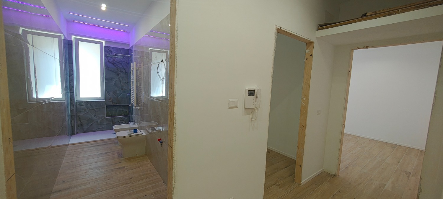 Arenella Piazza -  appartamento 5 locali � 600.000
