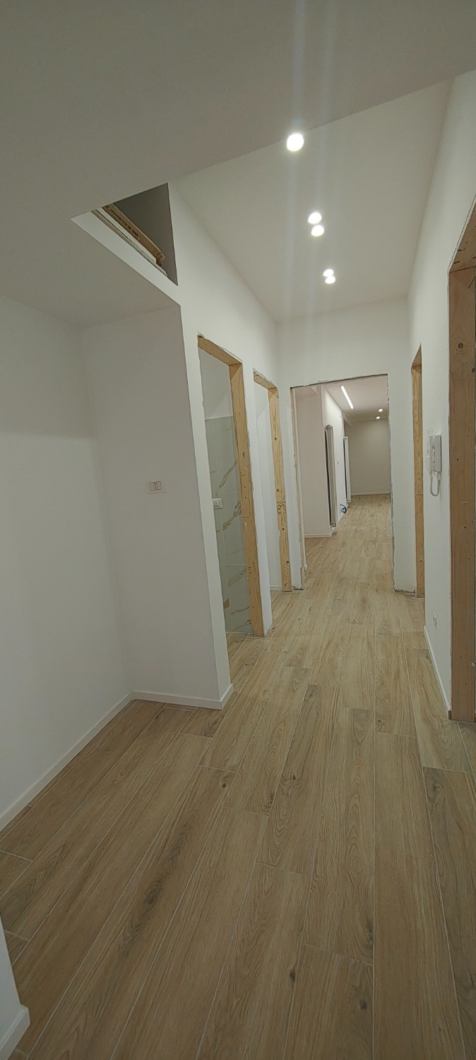 Arenella Piazza -  appartamento 5 locali � 600.000