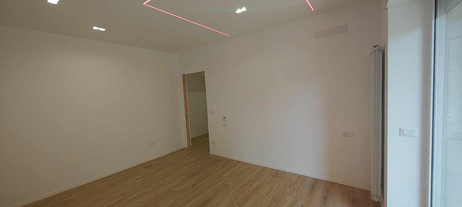 Arenella Piazza -  appartamento 5 locali � 600.000