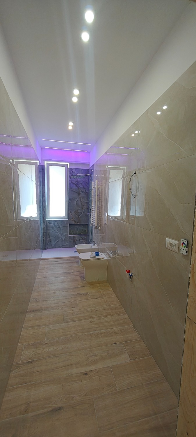 Arenella Piazza -  appartamento 5 locali � 600.000