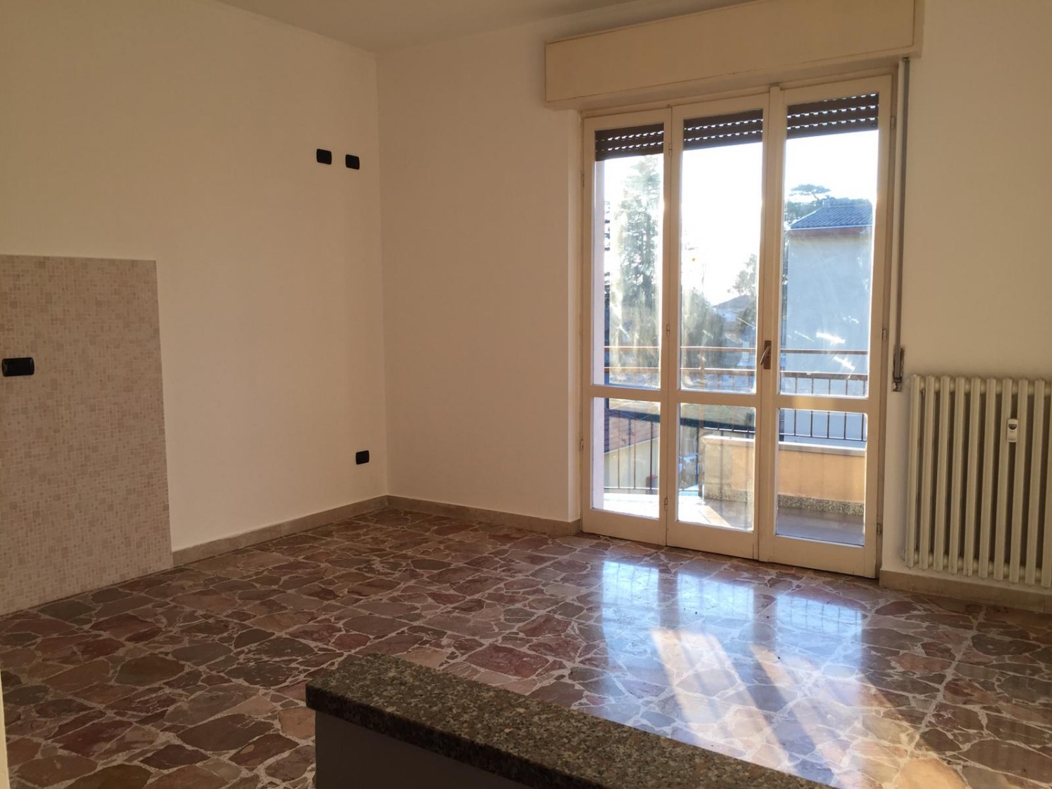 T315 BOFFALORA : 3 locali con box  € 85.000