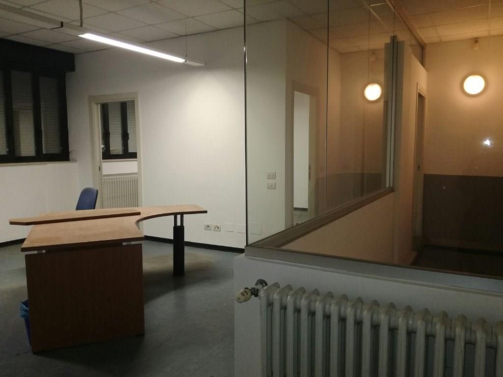 UA203 MAGENTA Zona Industriale: UFFICIO 60 mq € 400