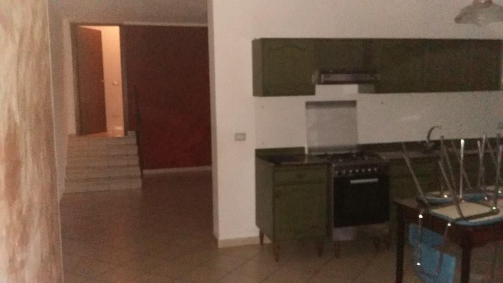 ROBECCO S/N -  3 LOCALI IN CORTE  € 550 - A3167