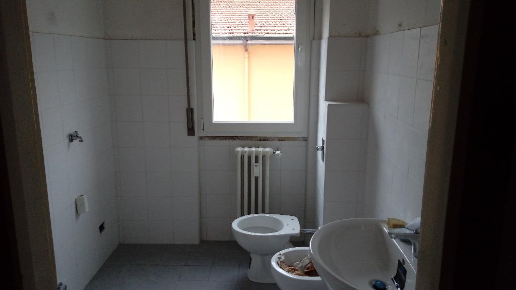 MAGENTA CENTRO - Ufficio di 130 mq c.ca € 1.500 - UA503